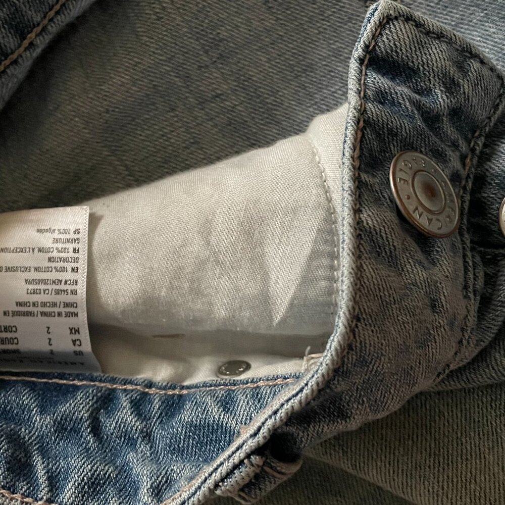 American Eagle, 2 Short, Distressed Tom Girl Jeans. - Picture 7 of 9